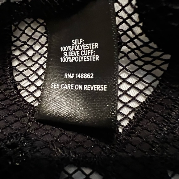 NWT New Gorgeous Torrid 3x 22/24 Black intricate Lace long sleeve Blouse shirt - Picture 2 of 12